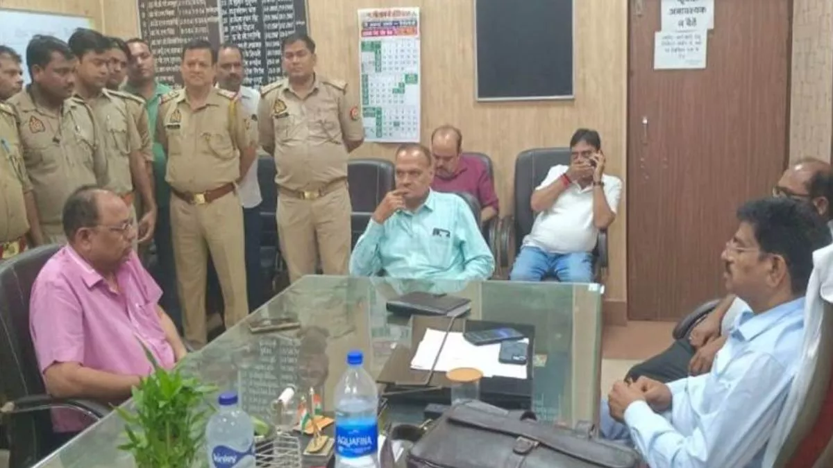 Kanpur DM CMO Vivad: Dr. Uday Nath vs Dr. Haridutt Nemi का नया मोड़