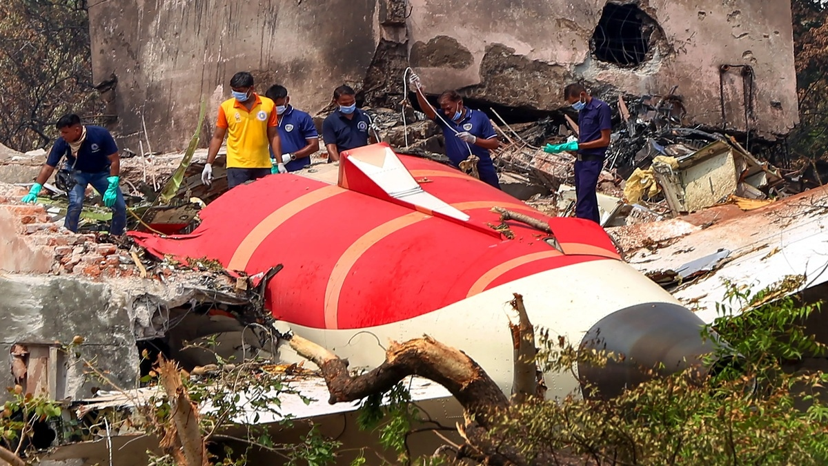 Air India Plane Crash: Fuel Switch से हादसा? | AI-171 Plane Crash Investigation Update