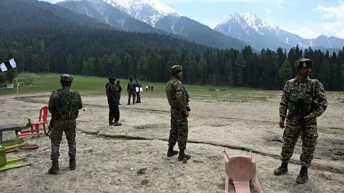 Pahalgam Attack Reality: क्या मारे गए आतंकी सच में हमलावर थे? रक्षा मंत्रालय ने तोड़ी चुप्पी