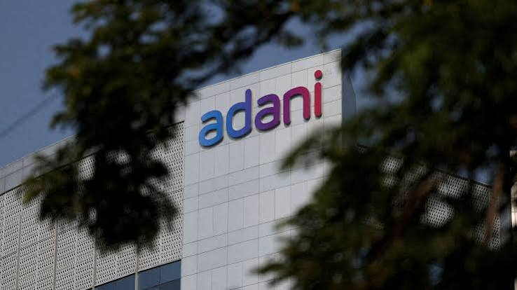 Adani Energy Q2 Results: मुनाफा 148% बढ़ा, फिर भी शेयर गिरा